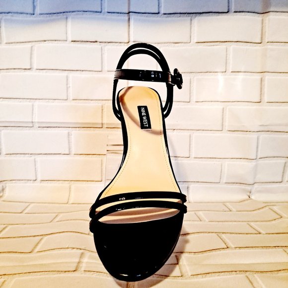 Black Daisy Strappy High Heel Sandals size 9.5 - Picture 8 of 9